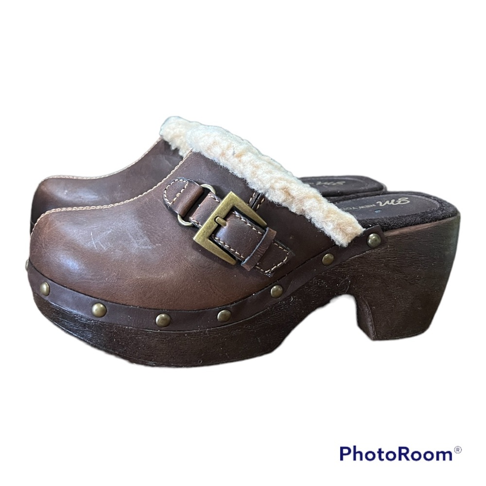 Vintage Y2K faux leather studded clogs size 7